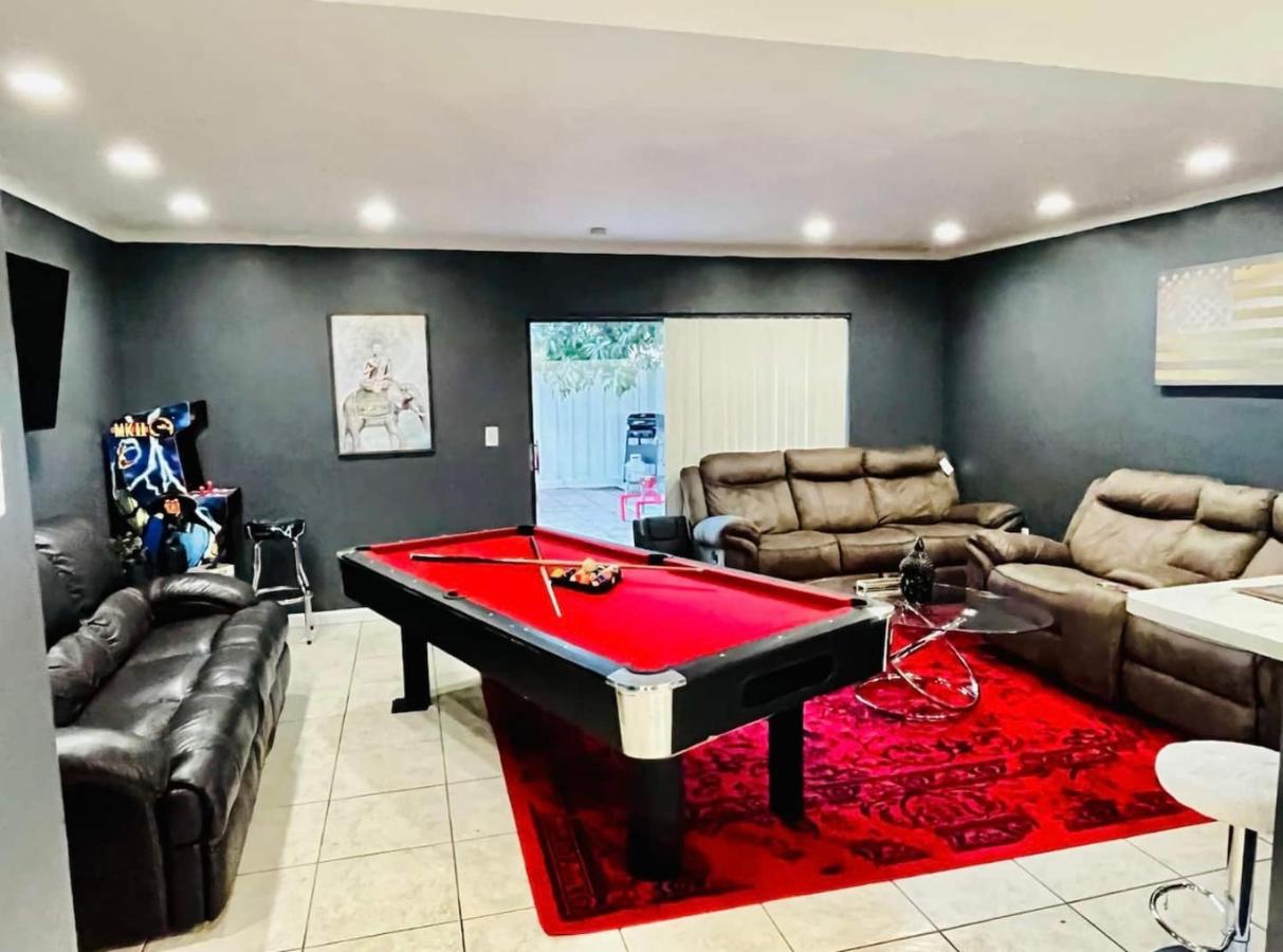  | Artsy TownHome*2 King Beds*Jacuzzi* MIN FRM BEACH!