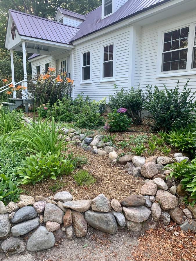 | Buttonwood Inn on Mount Surprise