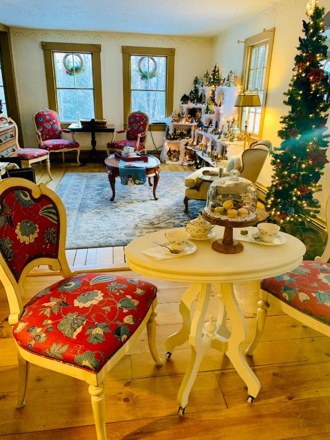 | Buttonwood Inn on Mount Surprise
