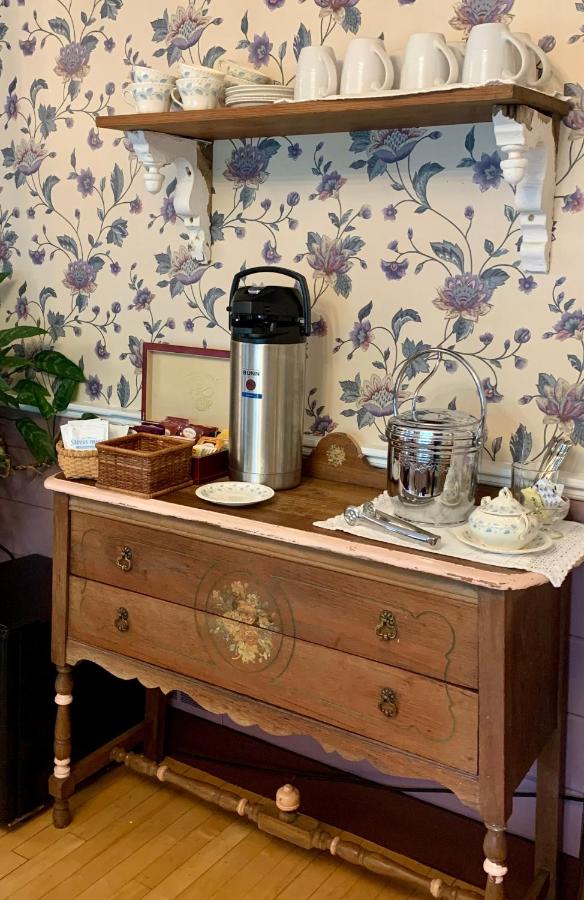 | Buttonwood Inn on Mount Surprise