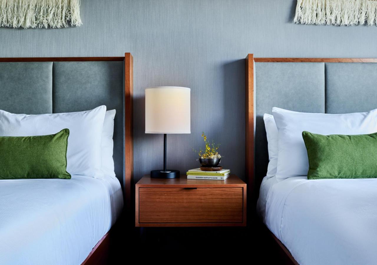 Queen Room - Disability Access at Lockwood Hotel
