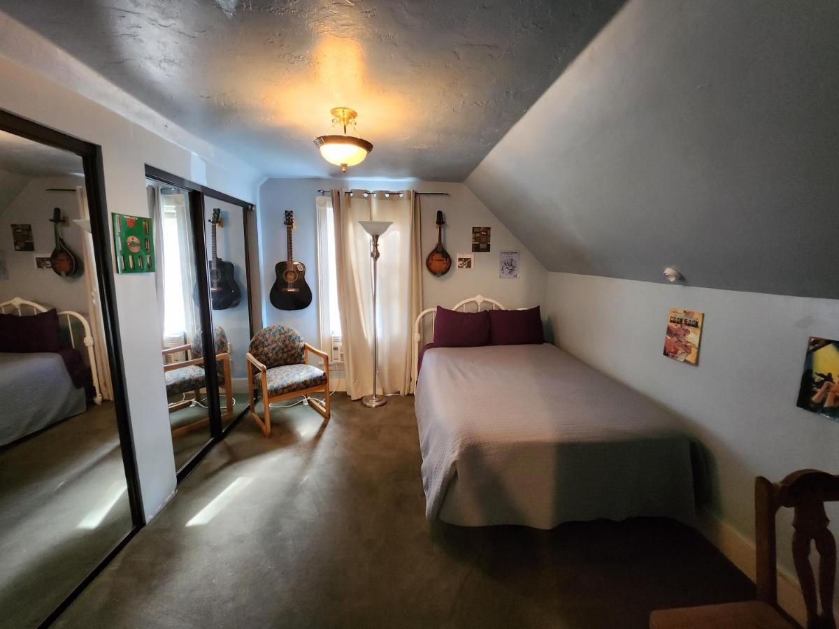  | Eugene Lodge and International Hostel