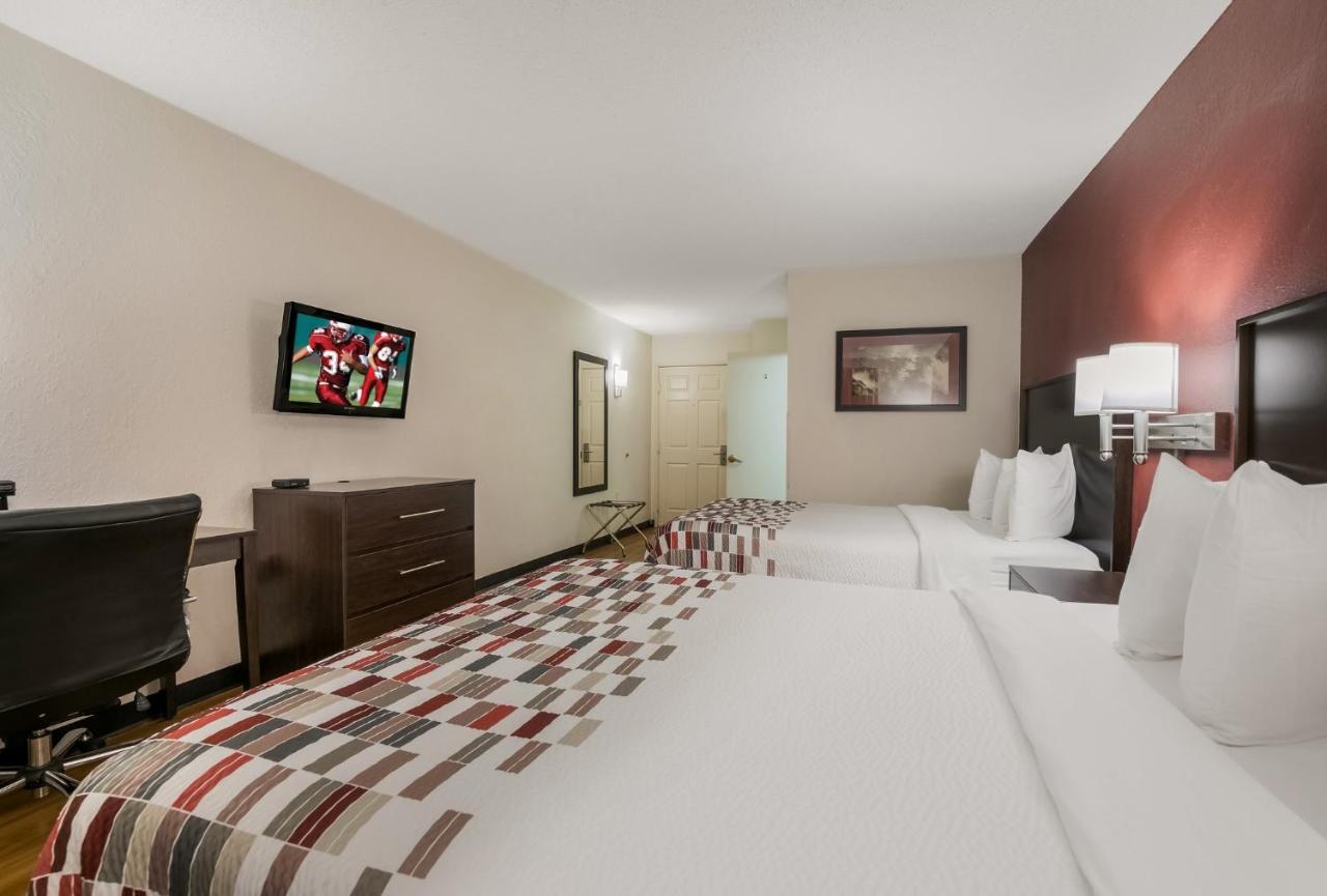 Deluxe Queen Room with Two Queen Beds - Non-Smoking at Red Roof Inn & Suites Knoxville East