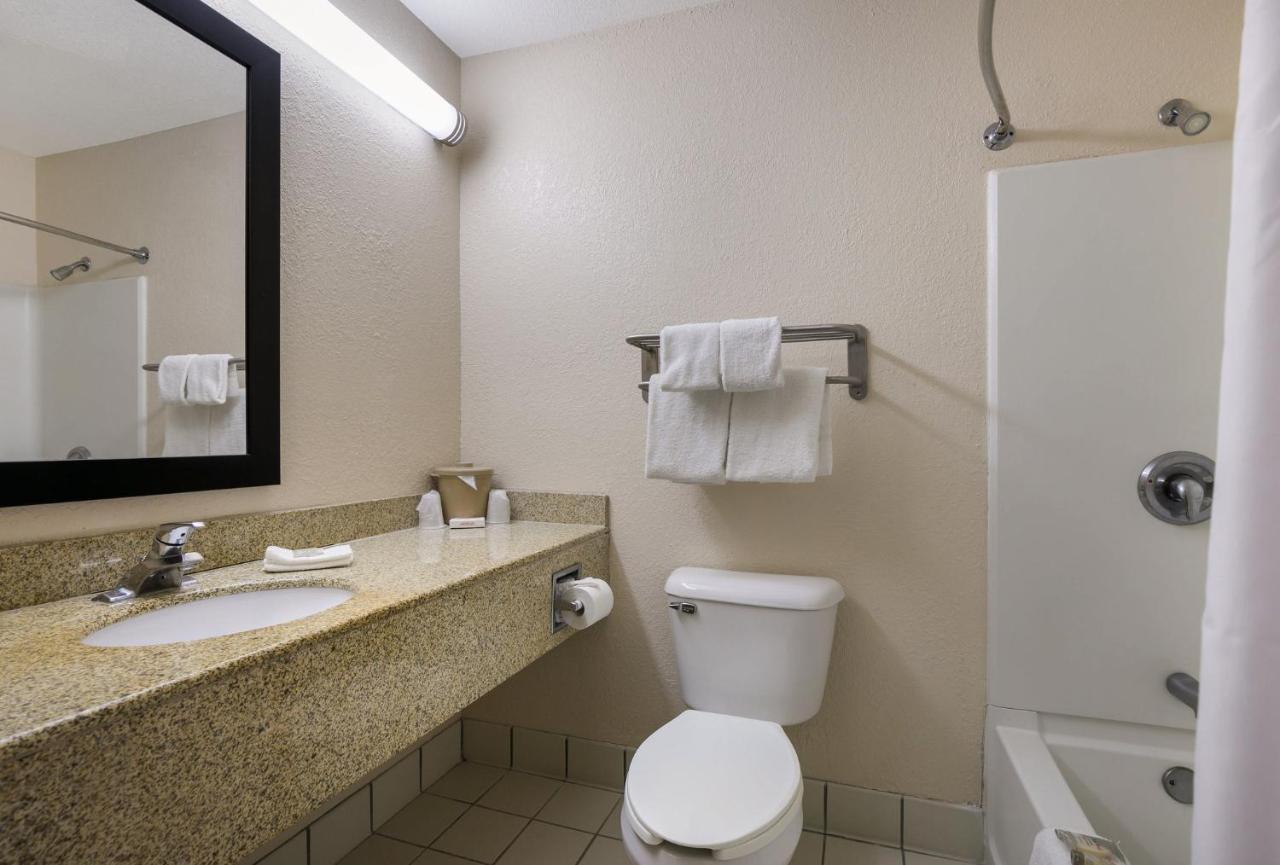 Suite King Room - Non-Smoking at Red Roof Inn & Suites Knoxville East