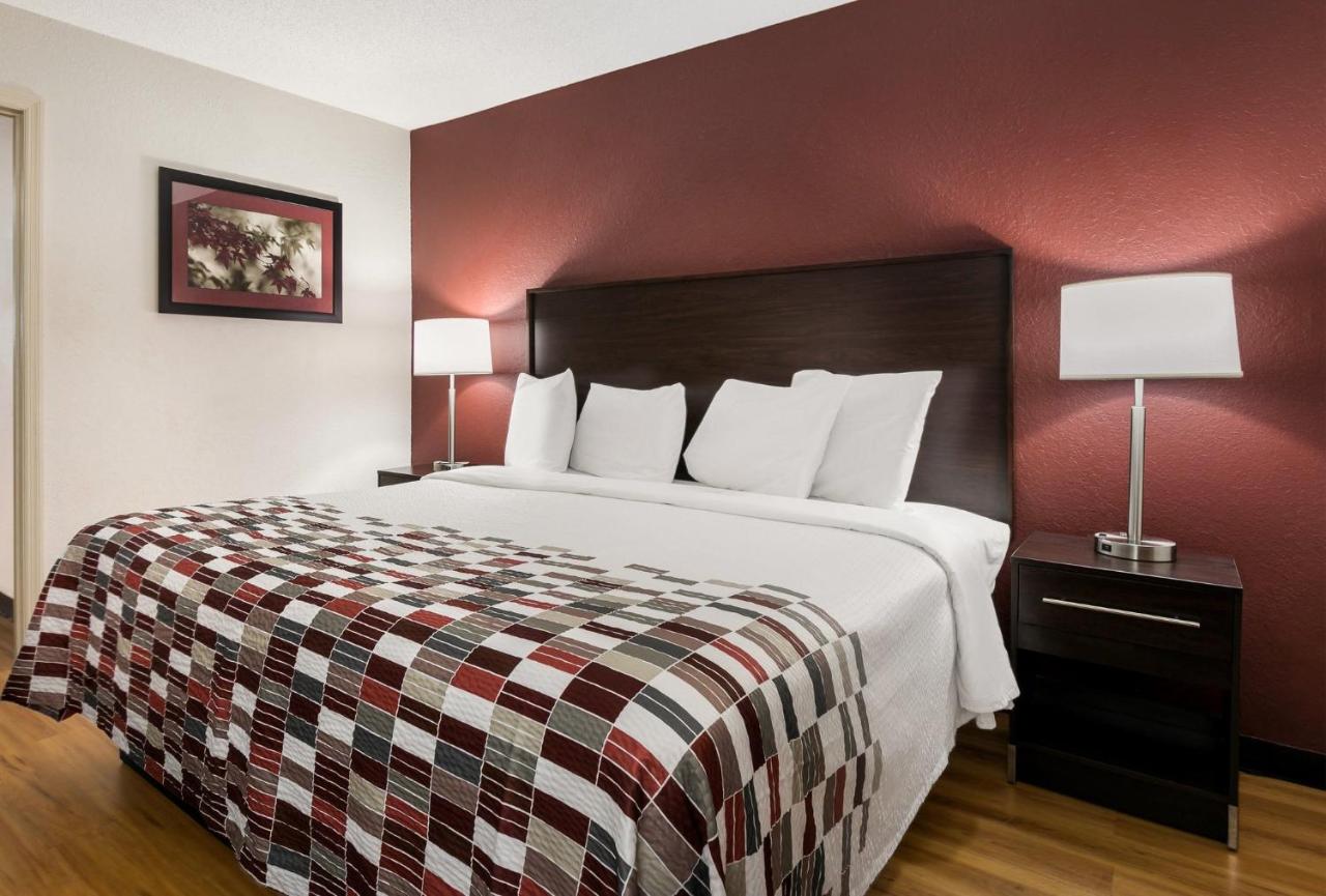 Suite King Room - Disability Access/Non-Smoking at Red Roof Inn & Suites Knoxville East