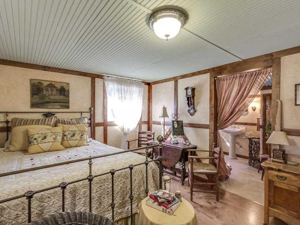 | Last Outpost - Sophie's Cottage