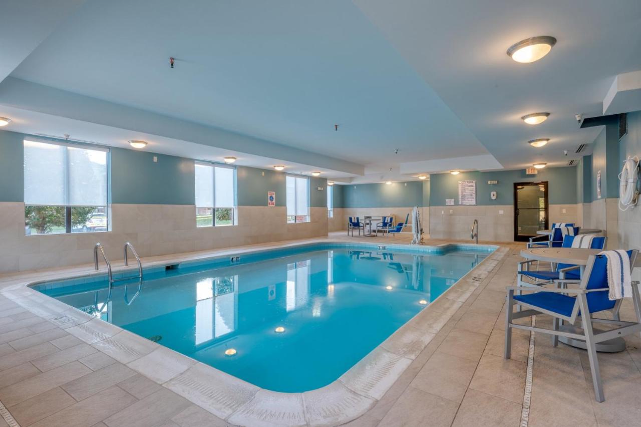 | Holiday Inn Express Hotel & Suites Thornburg-S. Fredericksburg, an IHG Hotel
