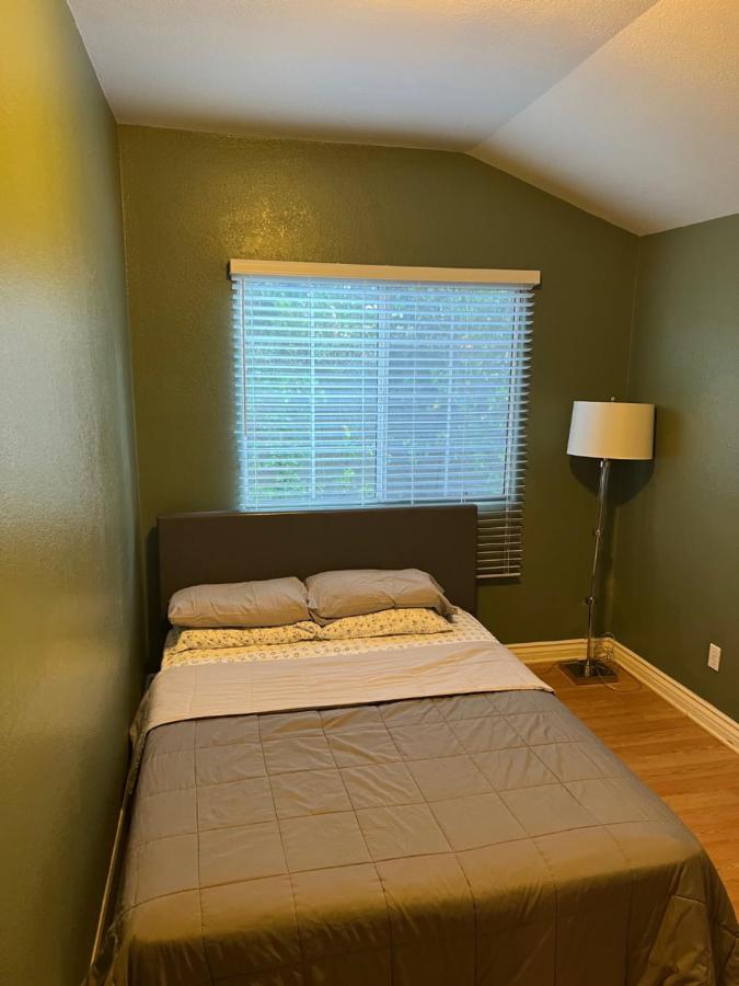  | Private 2 bedrooms 1 bath close to Universal and HW sleeps 5