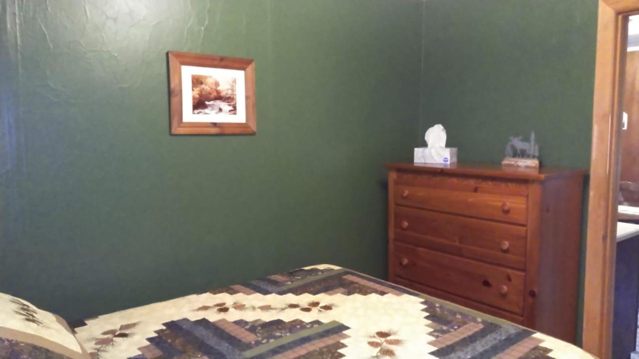  | Moreno's Cottages