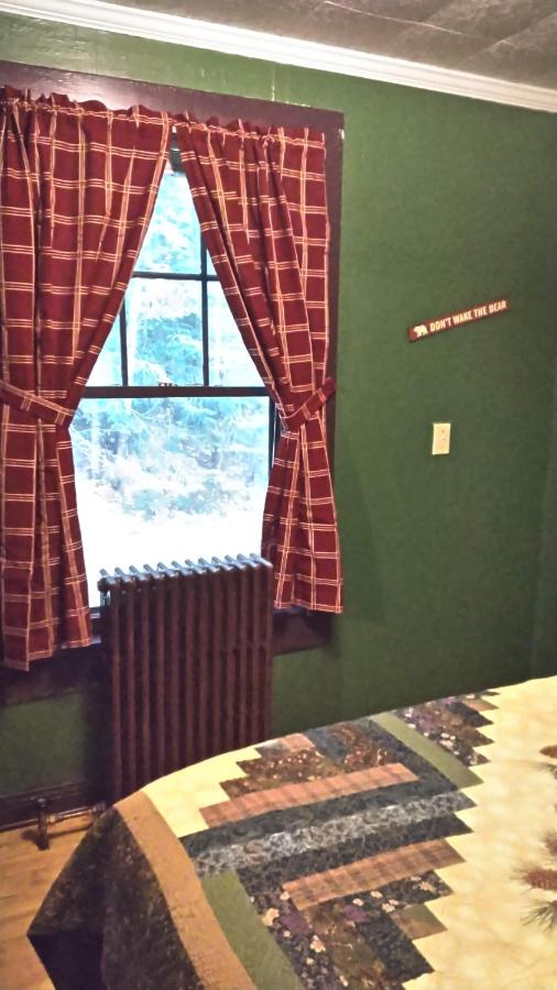  | Moreno's Cottages