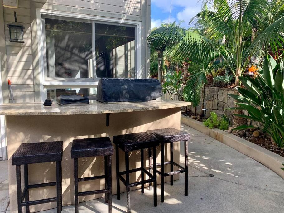 | Tropical Paradise w/ hot tub and heated pool