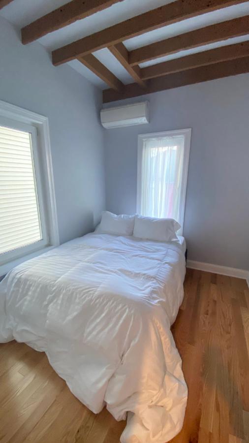| Luxury 3-Bedroom Villa in Brooklyn with Parking