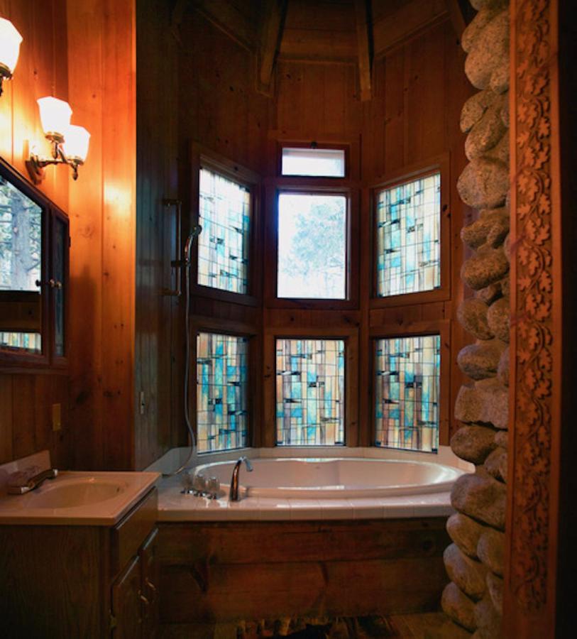  | Silver Pines Lodge