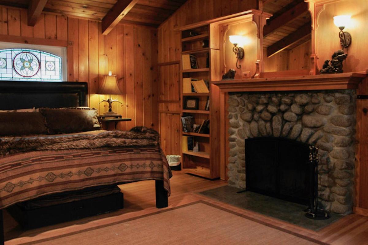  | Silver Pines Lodge