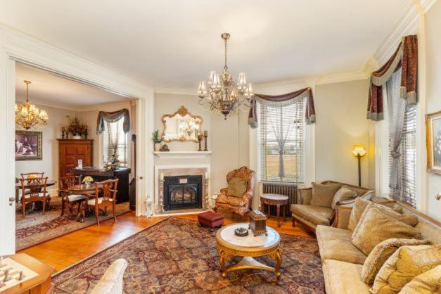  | The Londonderry Inn