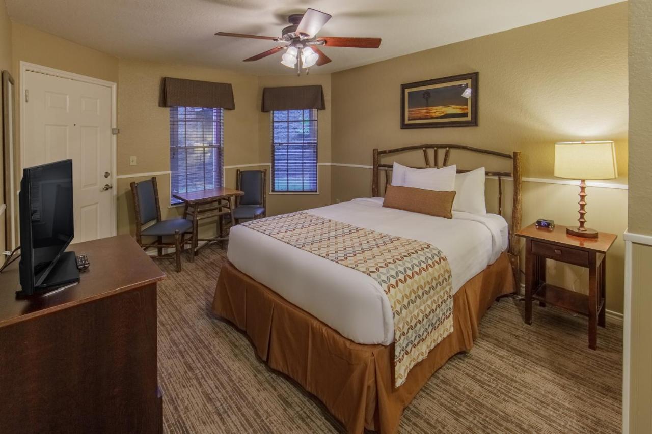 | Holiday Inn Club Vacations Villages Resort at Lake Palestine