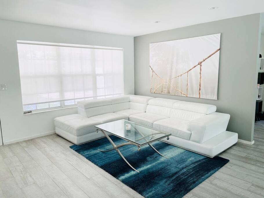 | Zen Style Villa with pool, riverfront & fast wifi