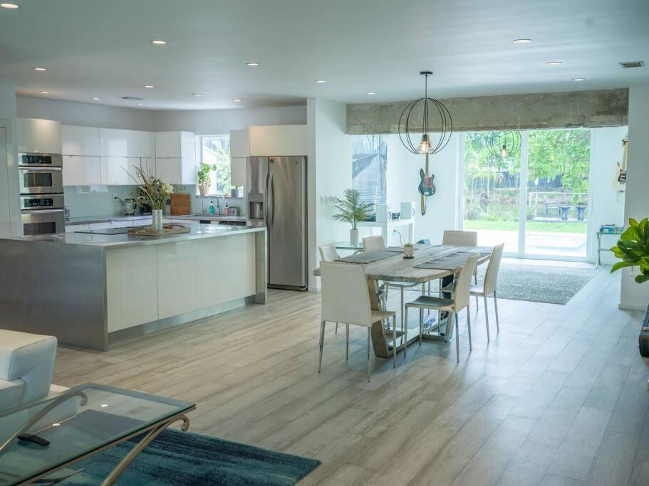 | Zen Style Villa with pool, riverfront & fast wifi