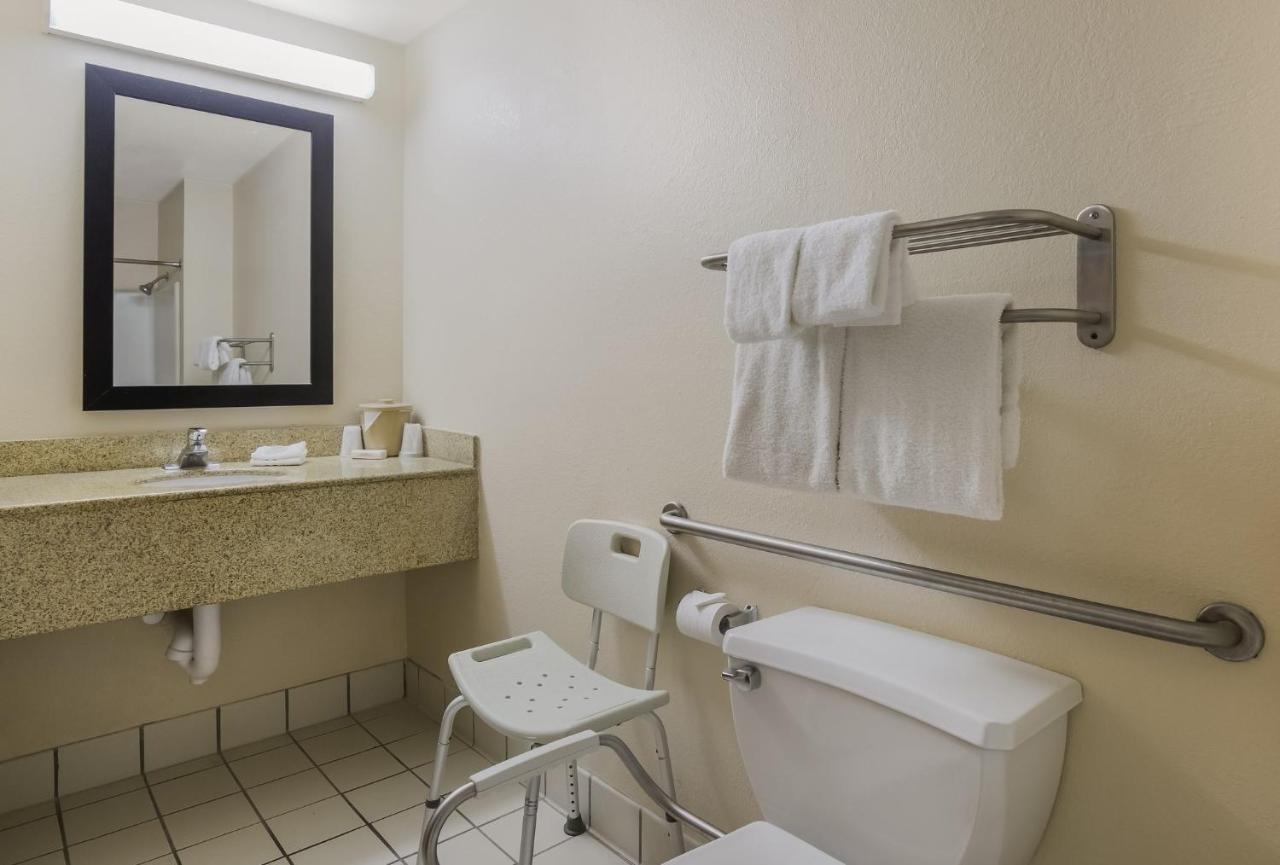 Suite King Room - Disability Access/Non-Smoking at Red Roof Inn & Suites Knoxville East