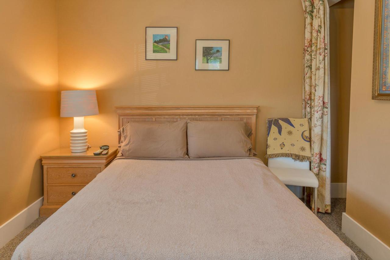 | Meranova Guest Inn