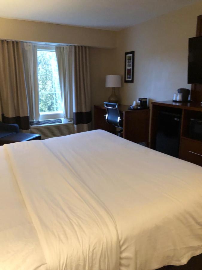King Room - Non-Smoking at Wingate by Wyndham Grove City