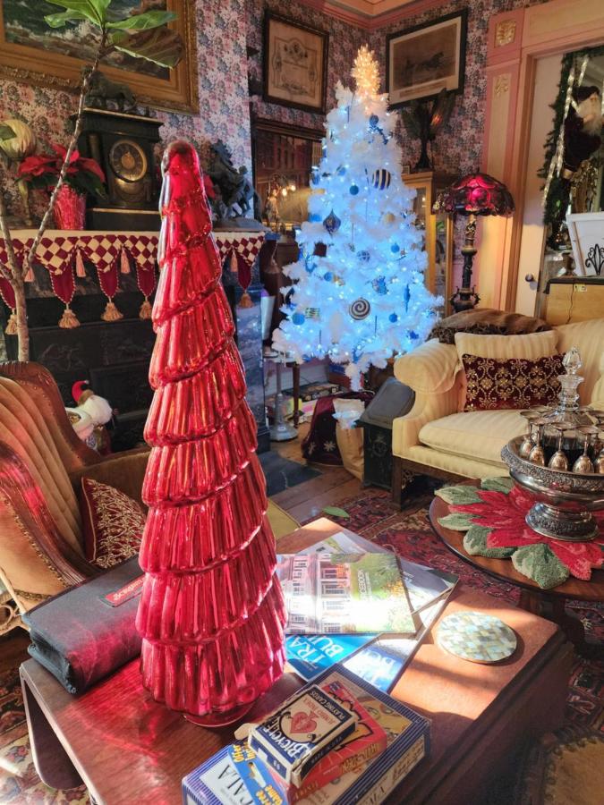 | House of 1833 Bed and Breakfast