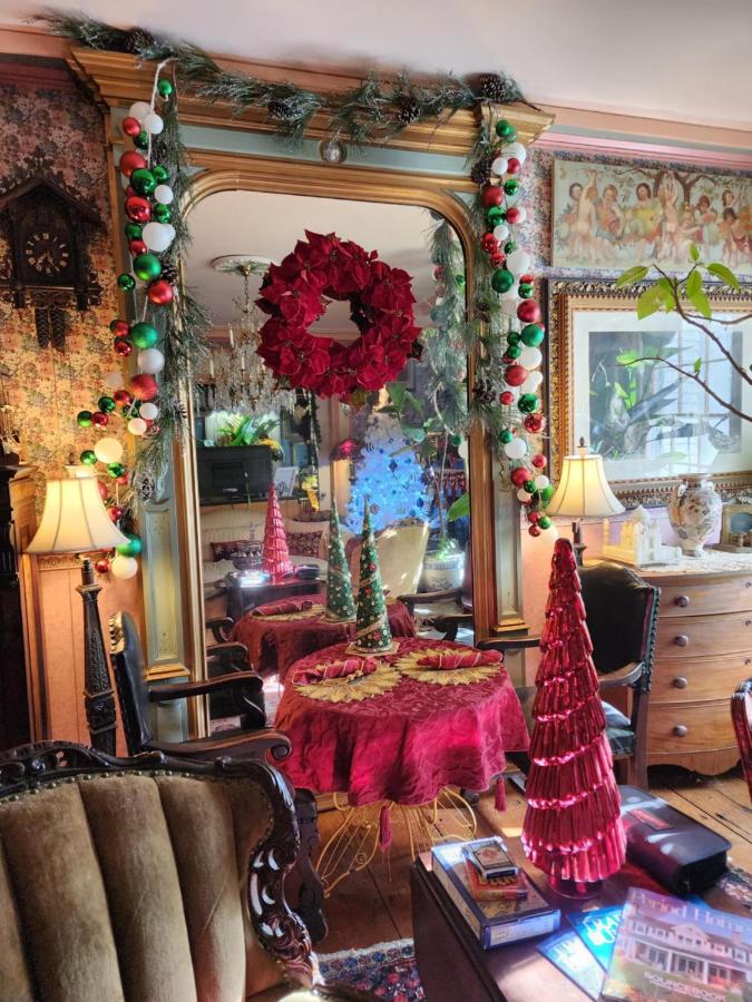 | House of 1833 Bed and Breakfast