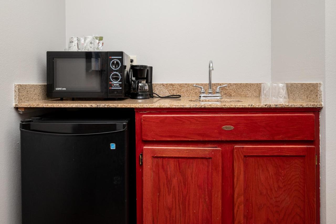 King Suite at Endeavor Inn & Suites, Trademark Collection by Wyndham
