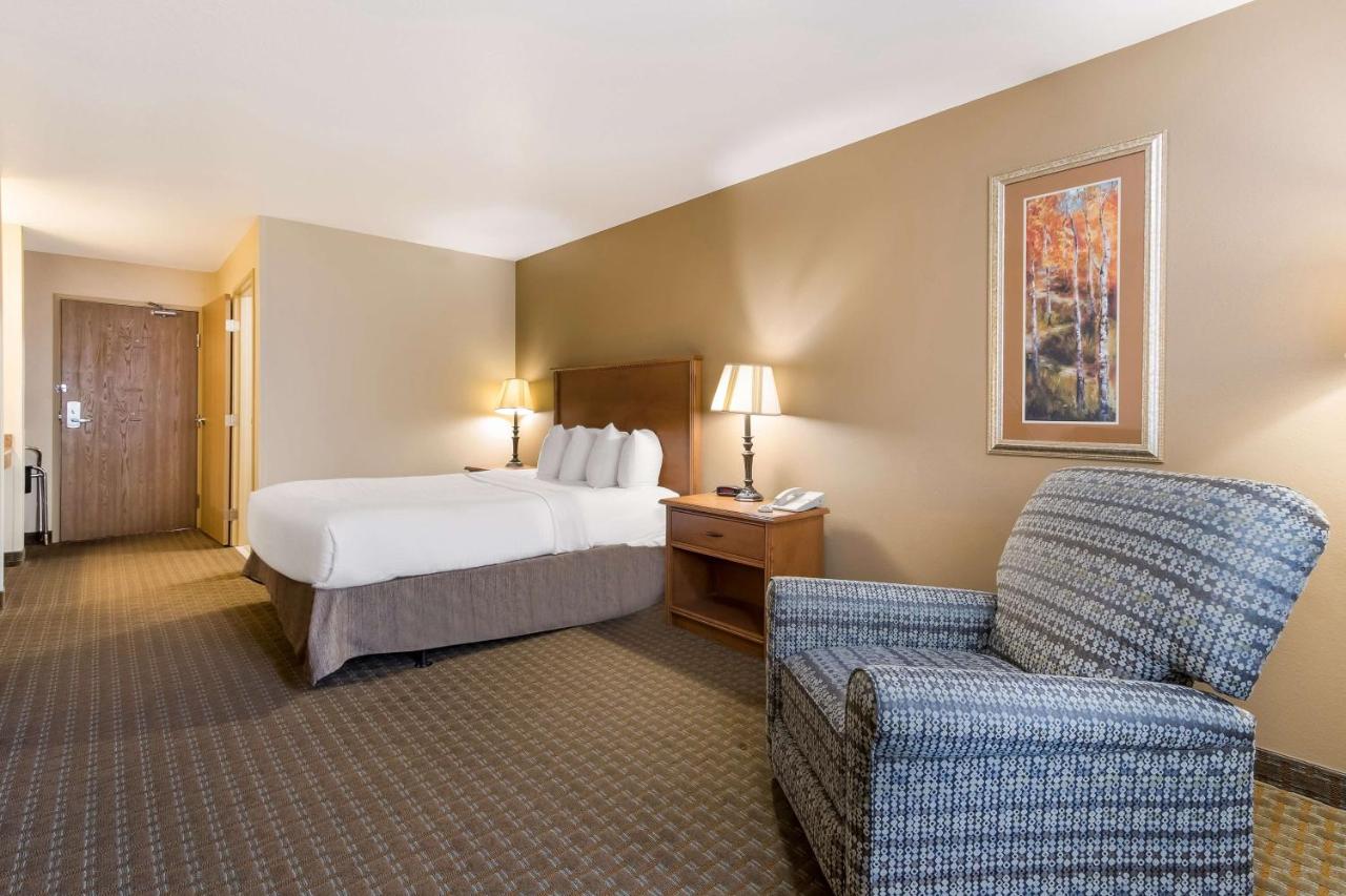 King Room with Kitchenette - Non-Smoking at Best Western Empire Towers