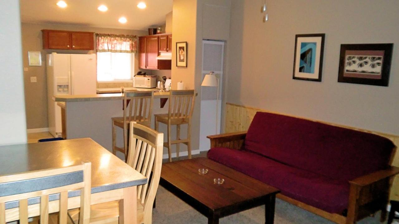 | Creekside Inn & Resort