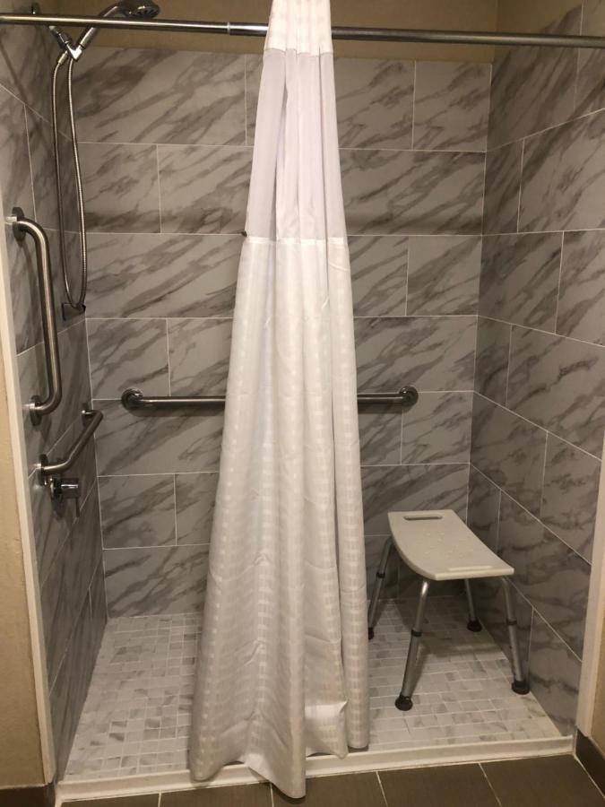 King Room with Roll-In Shower - Mobility Access/Non-Smoking at Wingate by Wyndham Grove City