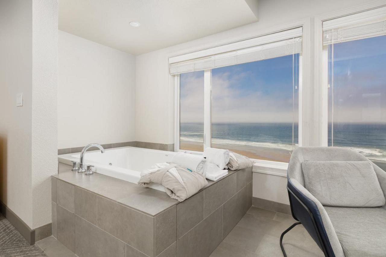 | Surfland Hotel