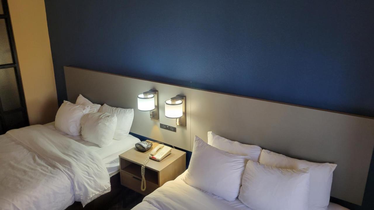 Executive Queen Suite - Non-Smoking at Comfort Suites Macon Northwest