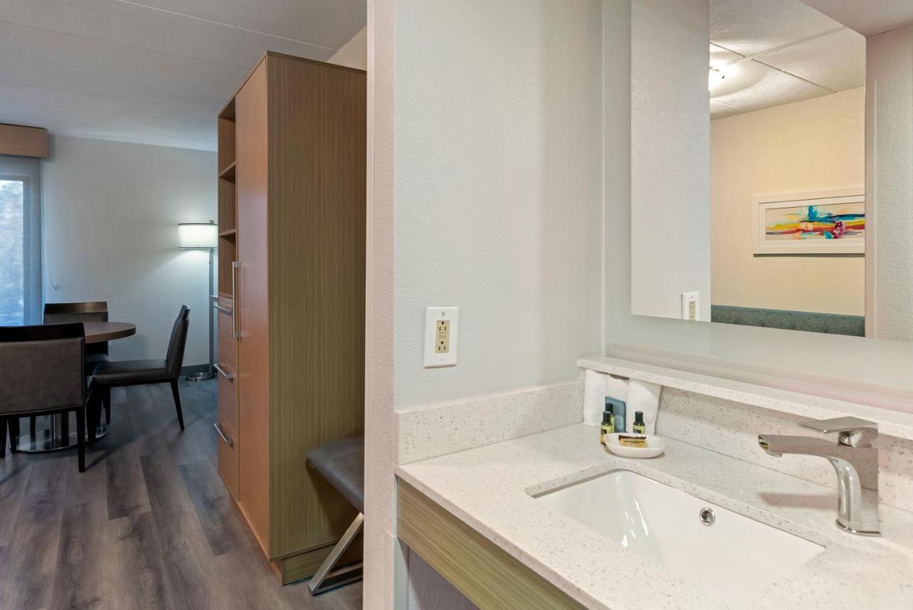 | Best Western PLUS Executive Hotel Richmond