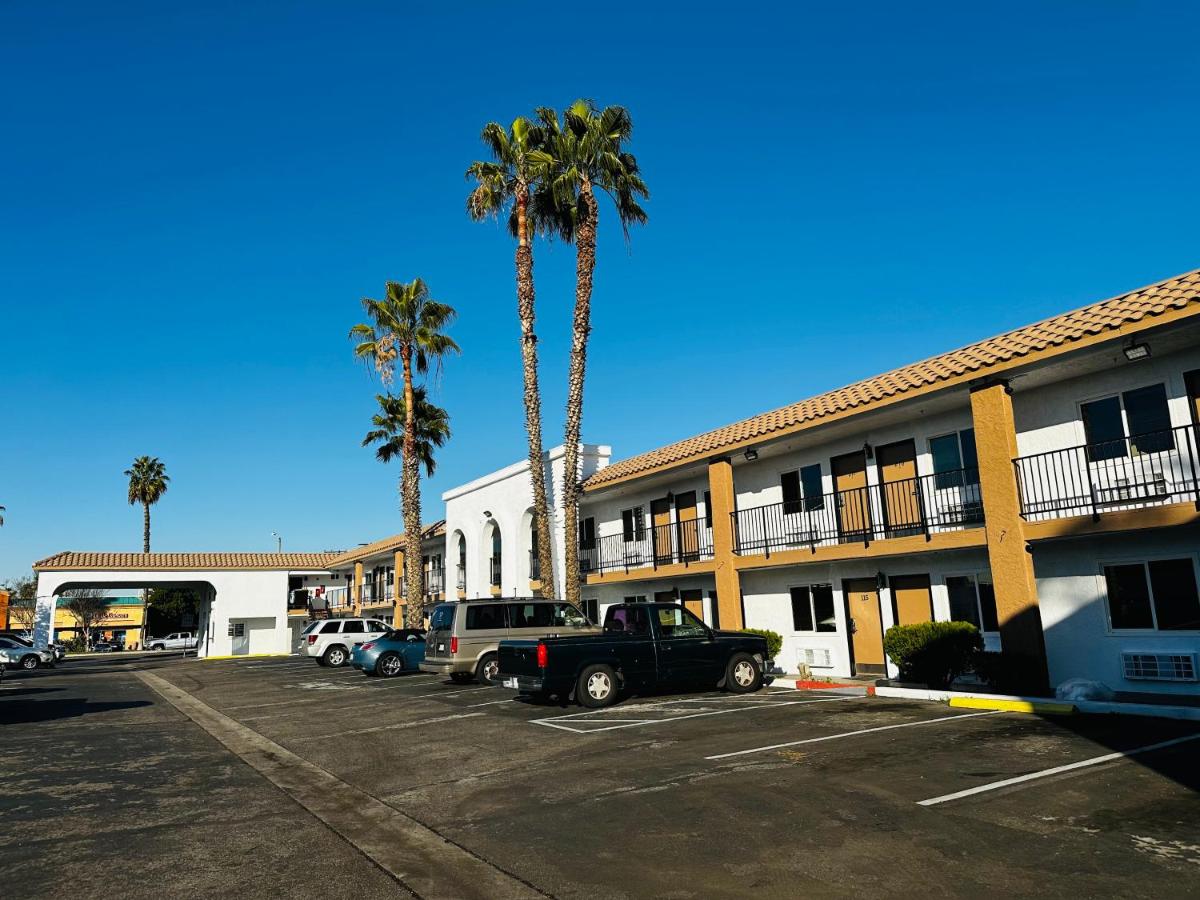 | Royal Inn Motel