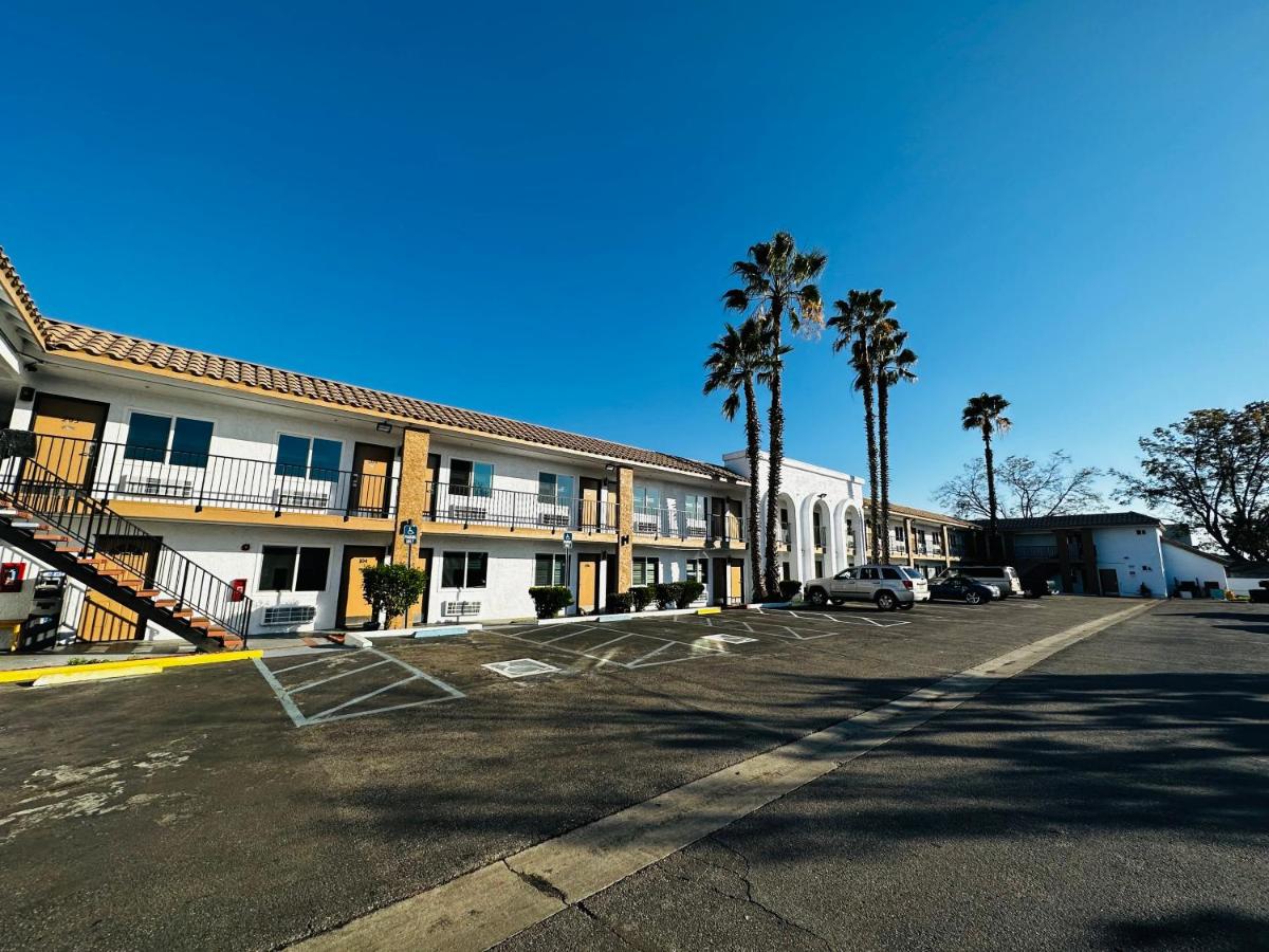 | Royal Inn Motel