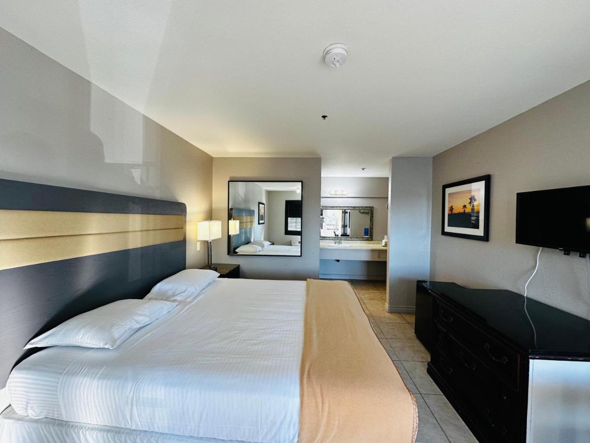 | Royal Inn Motel