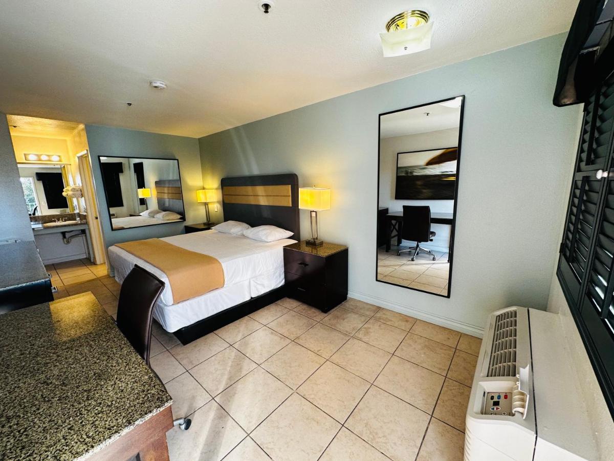 | Royal Inn Motel