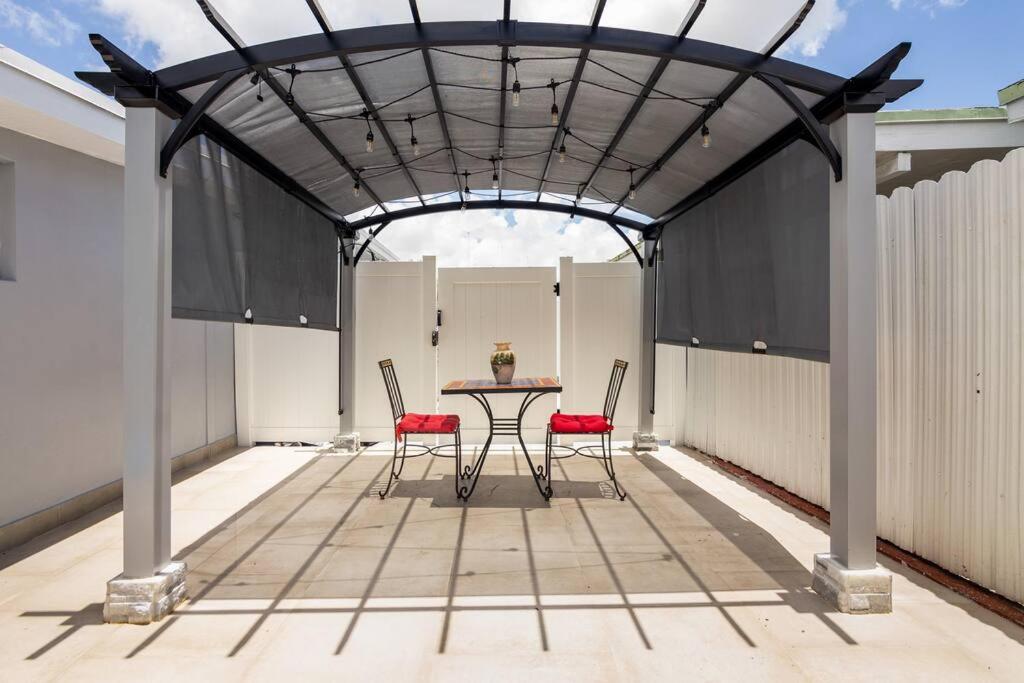 | Pool Party! Villa with Heated Pool, Gym, Jacuzzi, Games & More