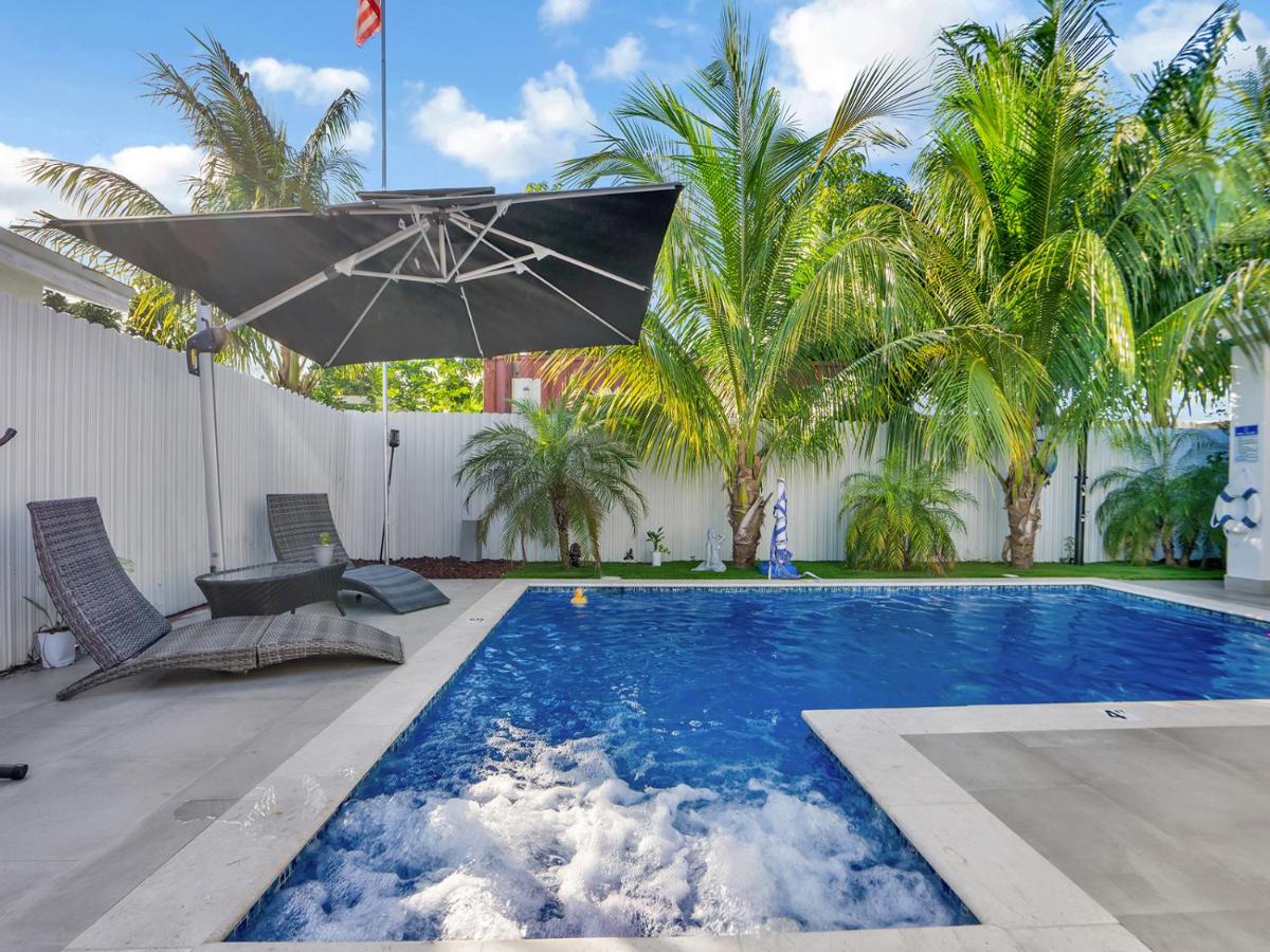 | Pool Party! Villa with Heated Pool, Gym, Jacuzzi, Games & More