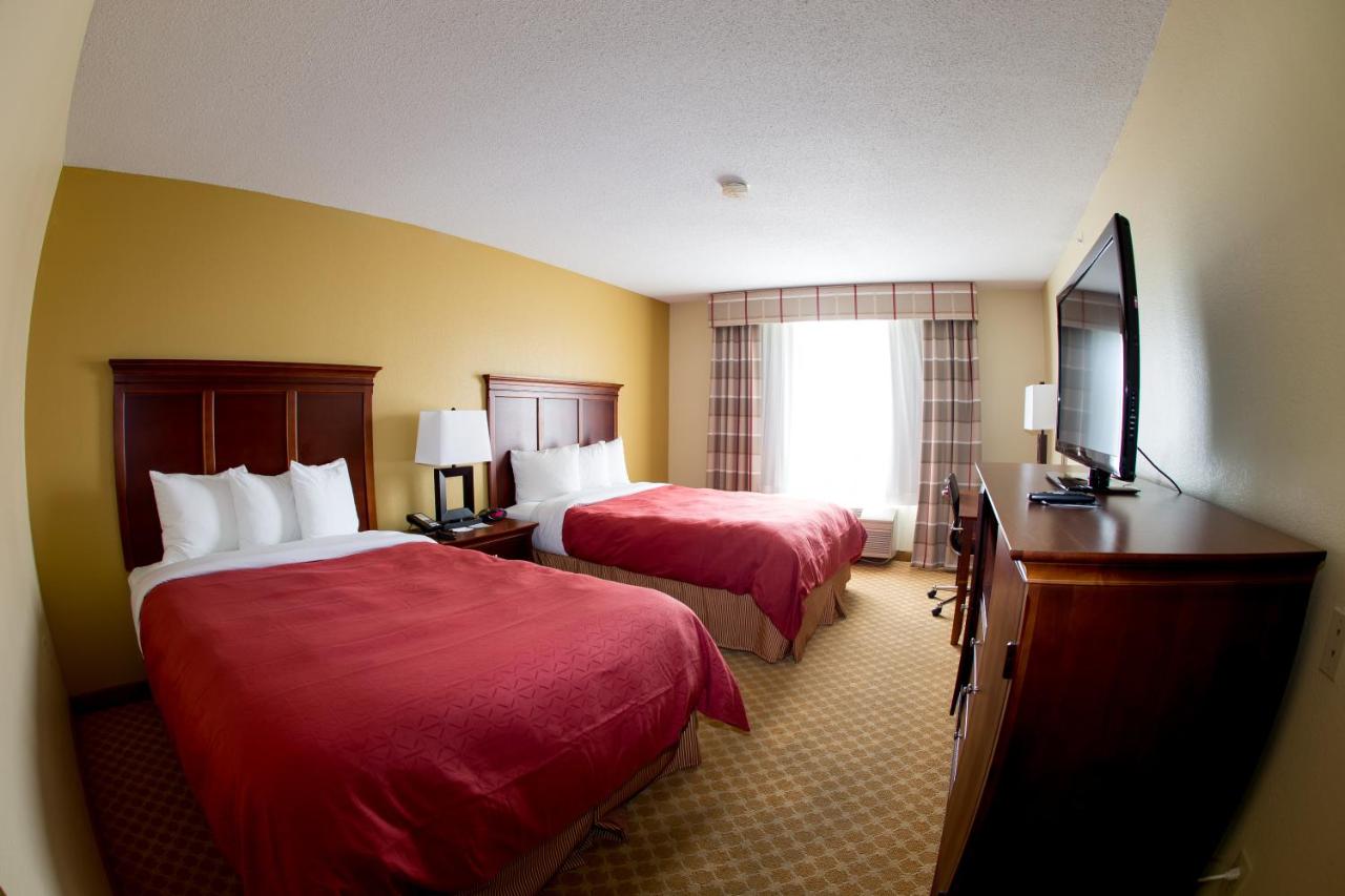 Queen Room with Two Queen Beds at Country Inn & Suites by Radisson, Macedonia, OH