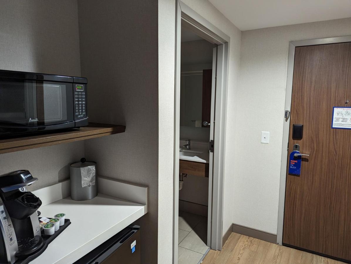 Room with Two Beds - Hearing Accessible - Non-Smoking at Holiday Inn Express Lexington East - Winchester by IHG
