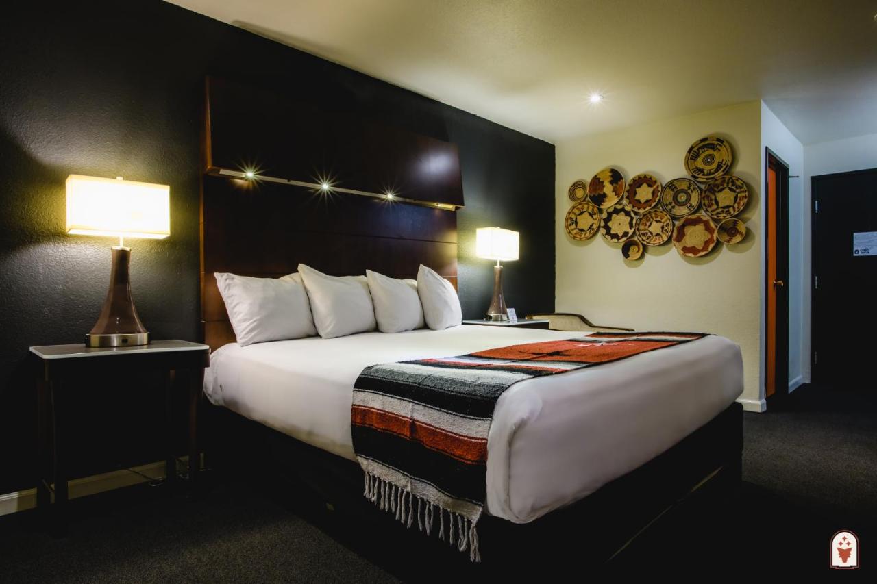 Standard King Room at Coyote South