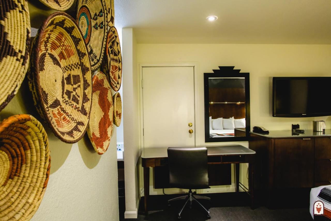 Standard King Room at Coyote South