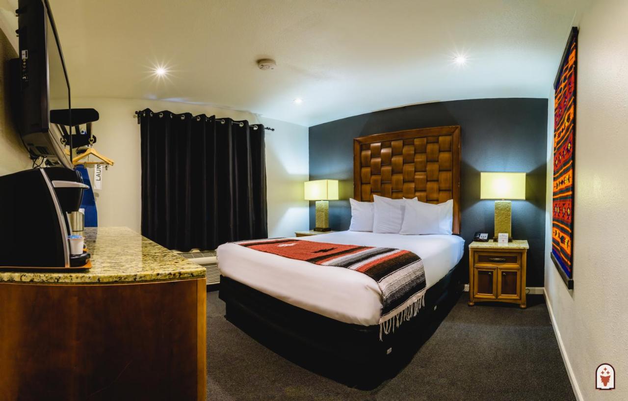 Standard King Room at Coyote South