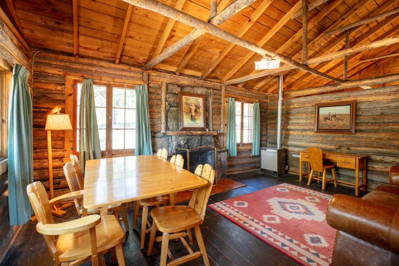 | The Meeker Park Lodge