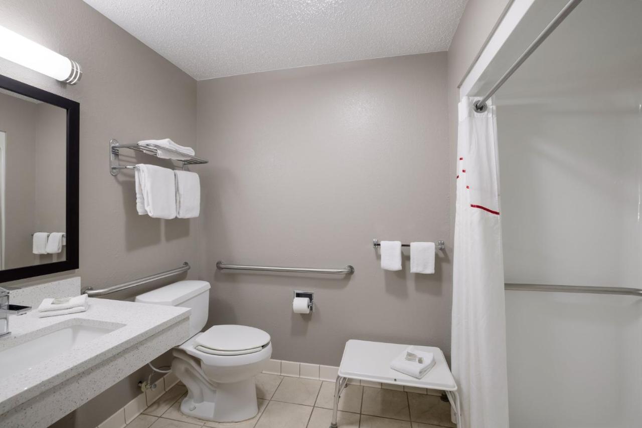 Superior King Room Disability Access Roll-In Shower Non-Smoking at Red Roof Inn Weedsport