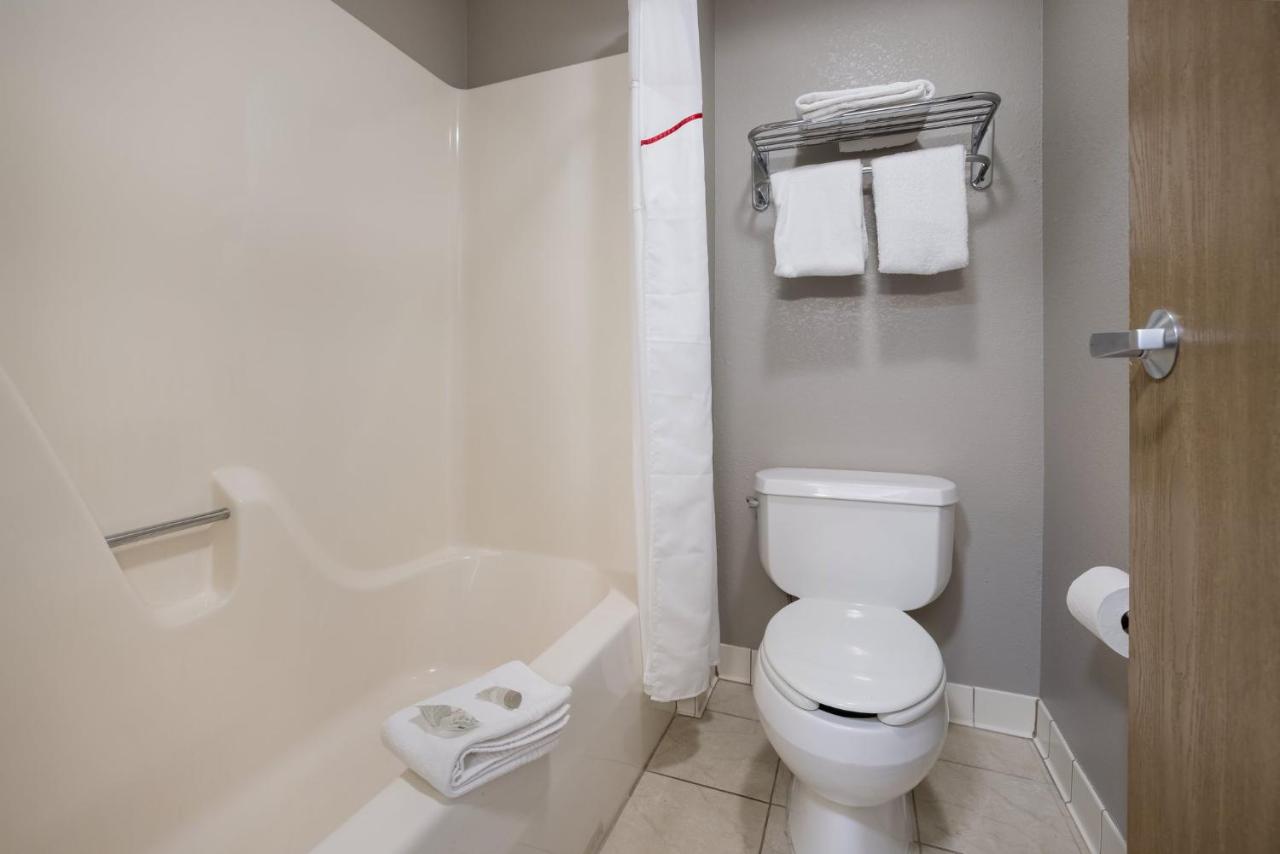 Superior King Room Non-Smoking at Red Roof Inn Weedsport