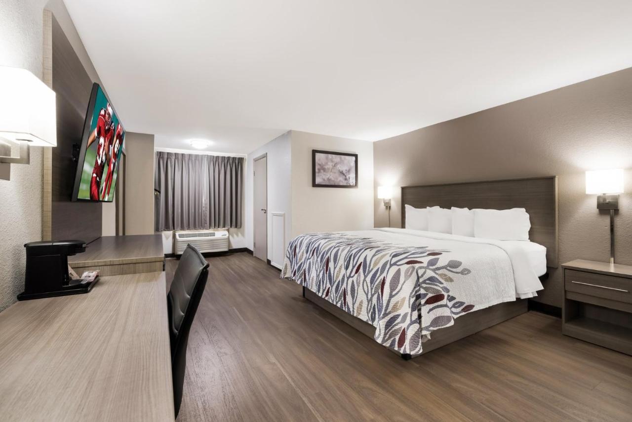 Superior King Room Non-Smoking at Red Roof Inn Weedsport