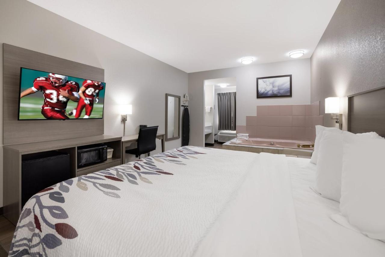 Superior King Room with Spa Bath Non-Smoking at Red Roof Inn Weedsport